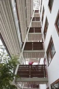 Ontsluiting appartementen Longhouse met loopbruggen