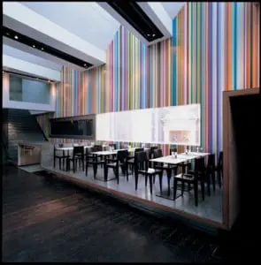 De straatwand in honderd kleuren