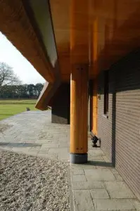 Dakoverstek bij entree