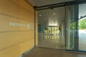 Entreegebied met natuurlijke materialen