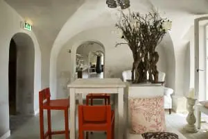 Restaurant in het gerestaureerde souterrain