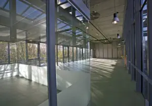 De oefenfabriek met controlekamer voor ingebruikname