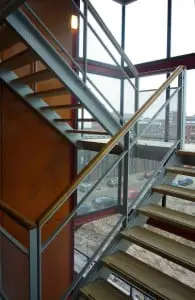 Trappenhuis op het einde van de luchtstraat