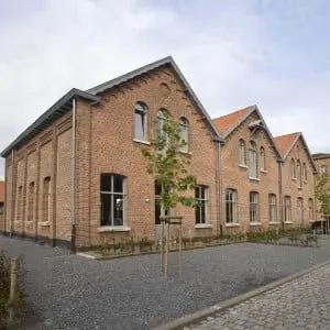 De voormalige schoenenfabriek bestaat uit drie delen van 8 bij 15 meter met elk een kap. Foto: Koos Groenewold