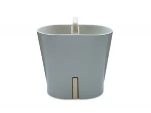 Vaas uit de serie Work van Dick van Hoff voor Koninklijke Tichelaar Makkum.