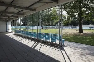 11. Zwolle liet het Openluchtbad van architect J.G. Wiebenga restaureren door Bierman Henket Architecten, die ontwierpen ook de nieuwe duiktorens, tribunes en een uitkijkpost. Foto: René de Wit