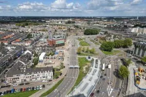 Het blok is nog niet helemaal geland in zijn omgeving