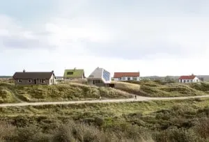Vanaf de zeekant met pad richting strand