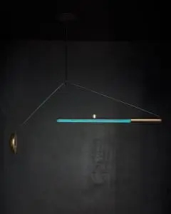 Teresa van Dongen presenteerde in 2014 Ambio, een lichtarmatuur die licht geeft door de werking van bio-luminescente bacteriën 