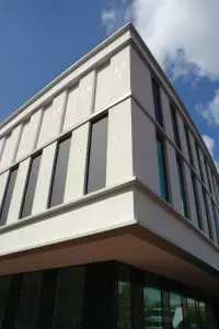 Gevelplaten met het wapen van Almelo erin. 