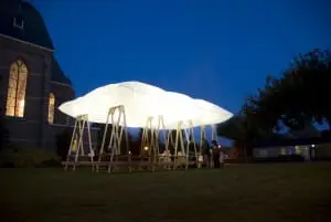 Het dak dat opgaat in rook, een mobiel paviljoen - Den Bosch