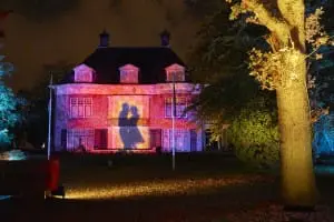 GLOW 2014
Villas Parklaan
Les Orpailleurs de Lumière; Parklaan Flashback.© Claus Langer