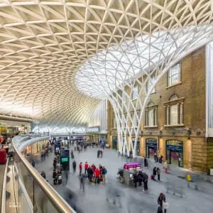 Kings Cross station, een van de oudste en tegelijk modernste stations in Londen