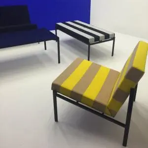 Artek
lanceerde de Kiki Collection van Ilmari Tapiovaara
met een eigentijdse stof van Raf Simons.