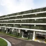 Groene gevel na renovatie parkeergarage
