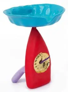 Bastiaan de Nennie scant bestaande
producten, manipuleert de beelden digitaal
en print ze vervolgens in 3D