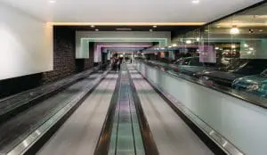 Tapis roulant tussen parkeergarage en
ziekenhuis in Enschede • Foto’s Eva Bloem