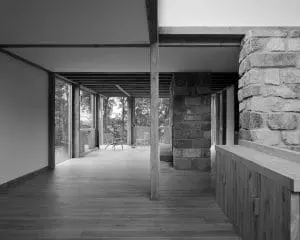 Zithoek bij de open haard op de verdieping