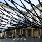 installatie spijkerbroeken