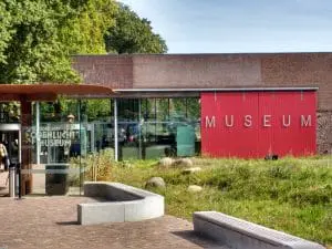 Entree ontworpen door Mecanoo