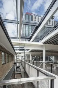 Transformatie van het voormalige Philips Natlab op Strijp S in Eindhoven tot het SintLucas college. Architect cepezed. 