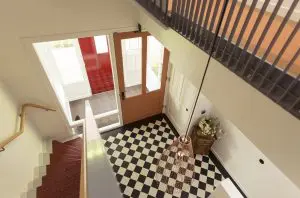 Beide
huizen hebben een eigen voordeur en een fraai
trapportaal met een jaren ’50- en ’60-uitstraling