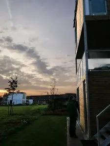 Links villa de Haan (wit) rechts de modelwoning op Kubuseiland Utrecht,  Foto Jacqueline Knudsen