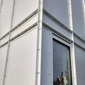 Bij Huis De Haan, de tweede woning met het BILT bouwsysteemzijn de gevel elementen zonder bekleding toegepast. Foto Jacqueline Knudsen.