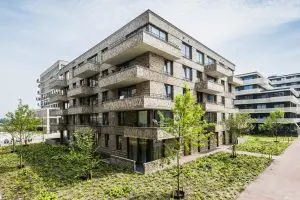 De Zeebonk is een vijflaags gebouw met 35 huurappartementen op het Amsterdamse Zeeburgereiland.