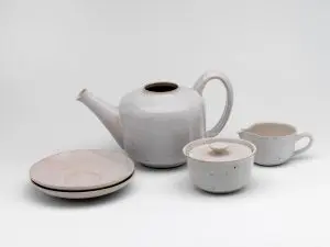 Marguerite Friedlaender en Franz Wildenhain (Het Kruikje, Putten), servies, 19341940, steengoed. Museum Boijmans Van Beuningen, Rotterdam. 