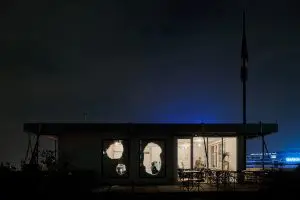 Bistro Inside Out op het dak van het Schieblok in Rotterdam. Foto Kyoungtae Kim