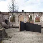 Folly Zicht Zag in ruïnes afgebrande Julianakerk