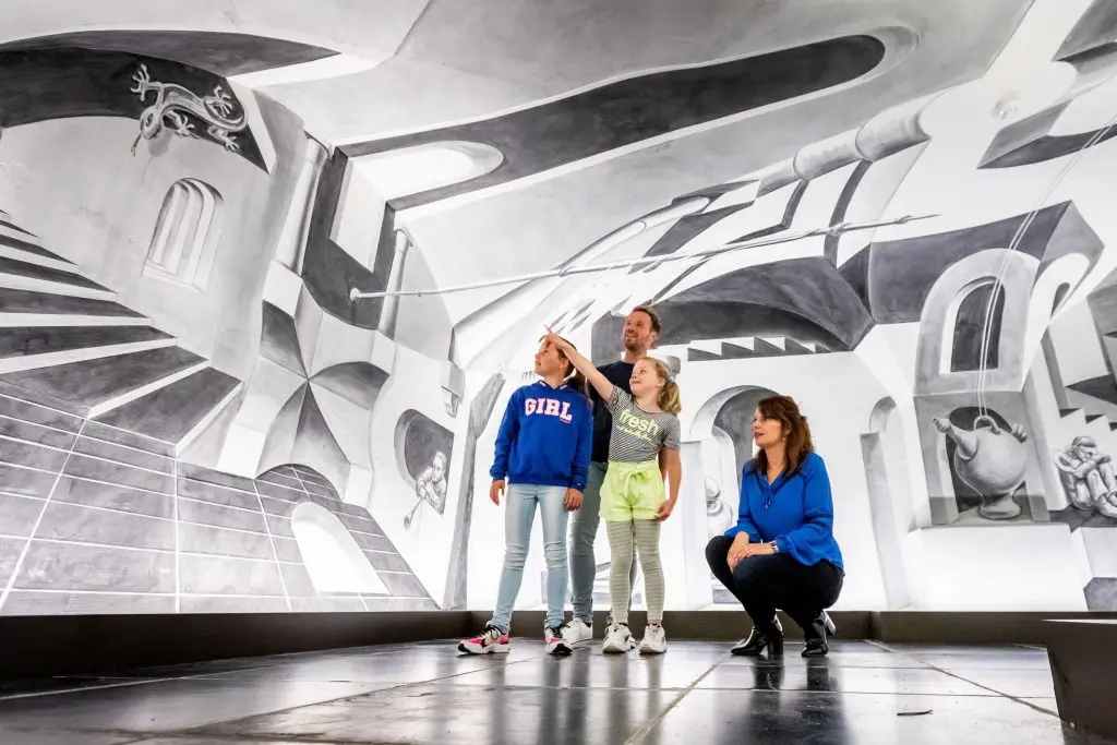 Escheriaanse 3D muurschildering