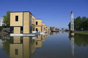 De Havenlofts in de Nassauhaven zijn een verrijking voor de Rotterdamse wijk Feijenoord