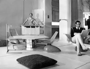 Alison and Peter Smithson, House
of the Future, 1956
© Daily Mail