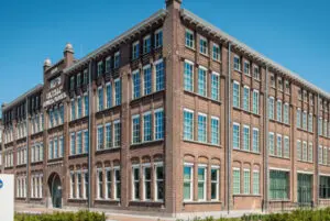 Bronstvoort Blaak Architecten heeft indertijd ook het hoofdkantoor ingrijpend verbouwd.