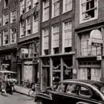 Eind april tekenden de maatschappelijke vastgoedbeheerder NV Zeedijk en restauratieaannemer Nico de Bont de overeenkomst voor het renoveren van twee historische panden aan de Zeedijk in Amsterdam.