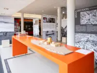 Op 22 oktober om 16:00 openden Jeroen de Willigen en wethouder Rik van Niejenhuis de tentoonstelling ‘Bold city, brave decisions’ van De Zwarte Hond.