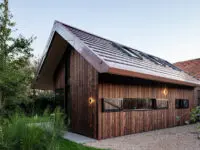 Simmerhûs is een passieproject van Anne van der Zwaag, directeur van designbeurs OBJECT Rotterdam en kunstplatform BIG ART.