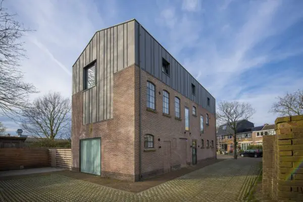 De ‘Kleine Sigarenfabriek’ van ArchiWorks uit Arnhem is getransformeerd van een vervallen gebouw naar een beeldbepalend appartementengebouw
