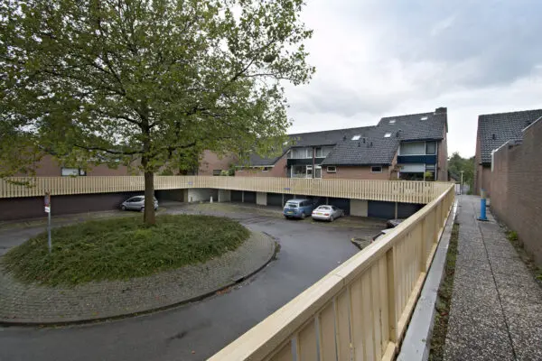 Hangende tuin bij de galerijflat Savelsbos Meerzicht, Zoetermeer, Dick Valentijn (fotograaf)