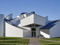 Het Vitra Design Museum (Weil am Rhein) breidt zijn programma uit met internationale masterclasses.