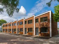 Modulair bouwbedrijf Tala was op haar vorige locatie in Broekland uit haar jas gegroeid door de toenemende vraag naar slim gebouwde en duurzame woningen.