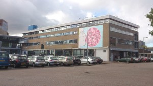NEXT is gevestigd in de Kauwgomballenfabriek, een creatieve hotspot in Overamstel 