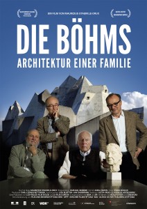 Die Böhms dvd, vlnr Stephan, Paul, Gottfried en Peter Böhm, met een portret dat Gottfried van Elisabeth maakte