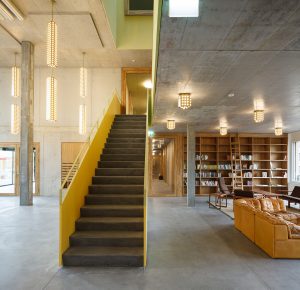 Bibliotheek Cooperatief Kalkbreite in Zürich. 2014. Müller Sigrist Architekten. Foto Martin Stollenwerk.