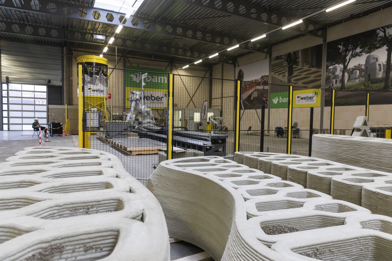 deformation Mild overfladisk 3D betonprintfaciliteit in Eindhoven geopend - Architectuur.nl