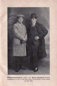 Huelsenbeck en Hausmann voor ee optreden in Praag - 1920