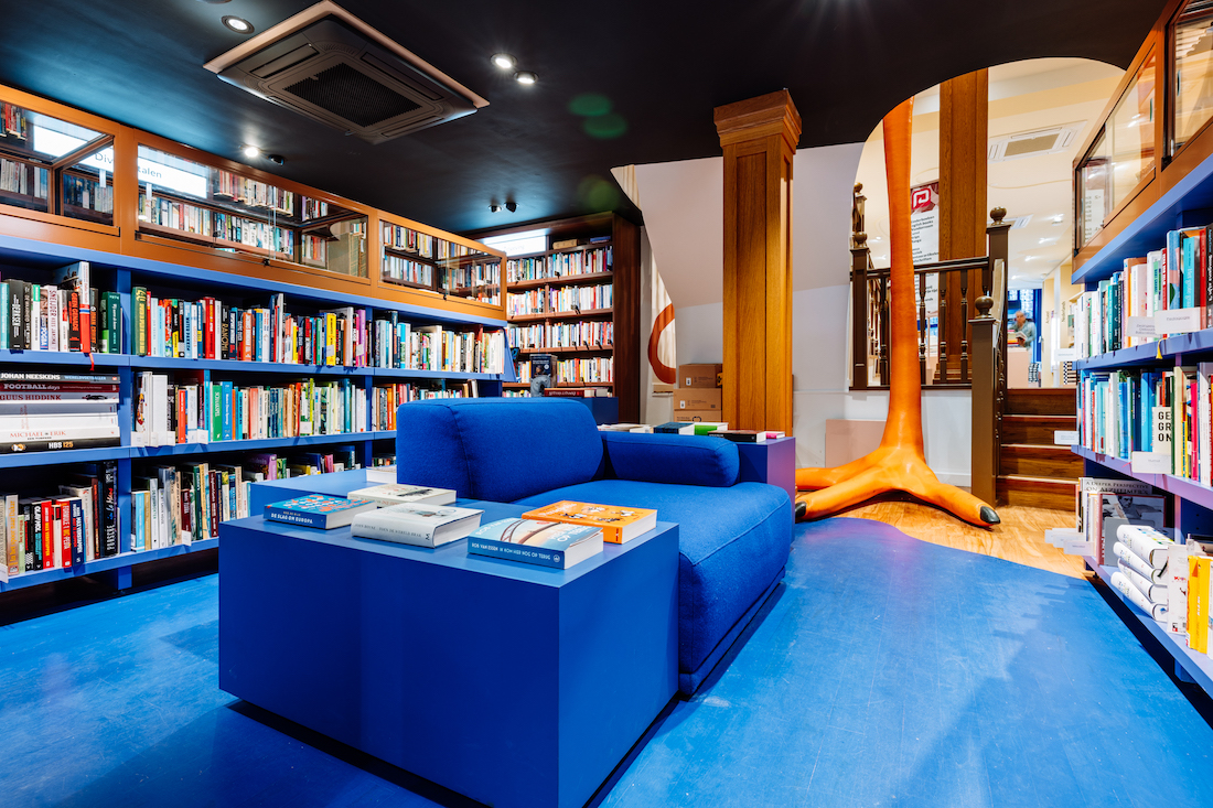 Haagse boekhandel Paagman opent verbeeldingsvol interieur - Architectuur.nl